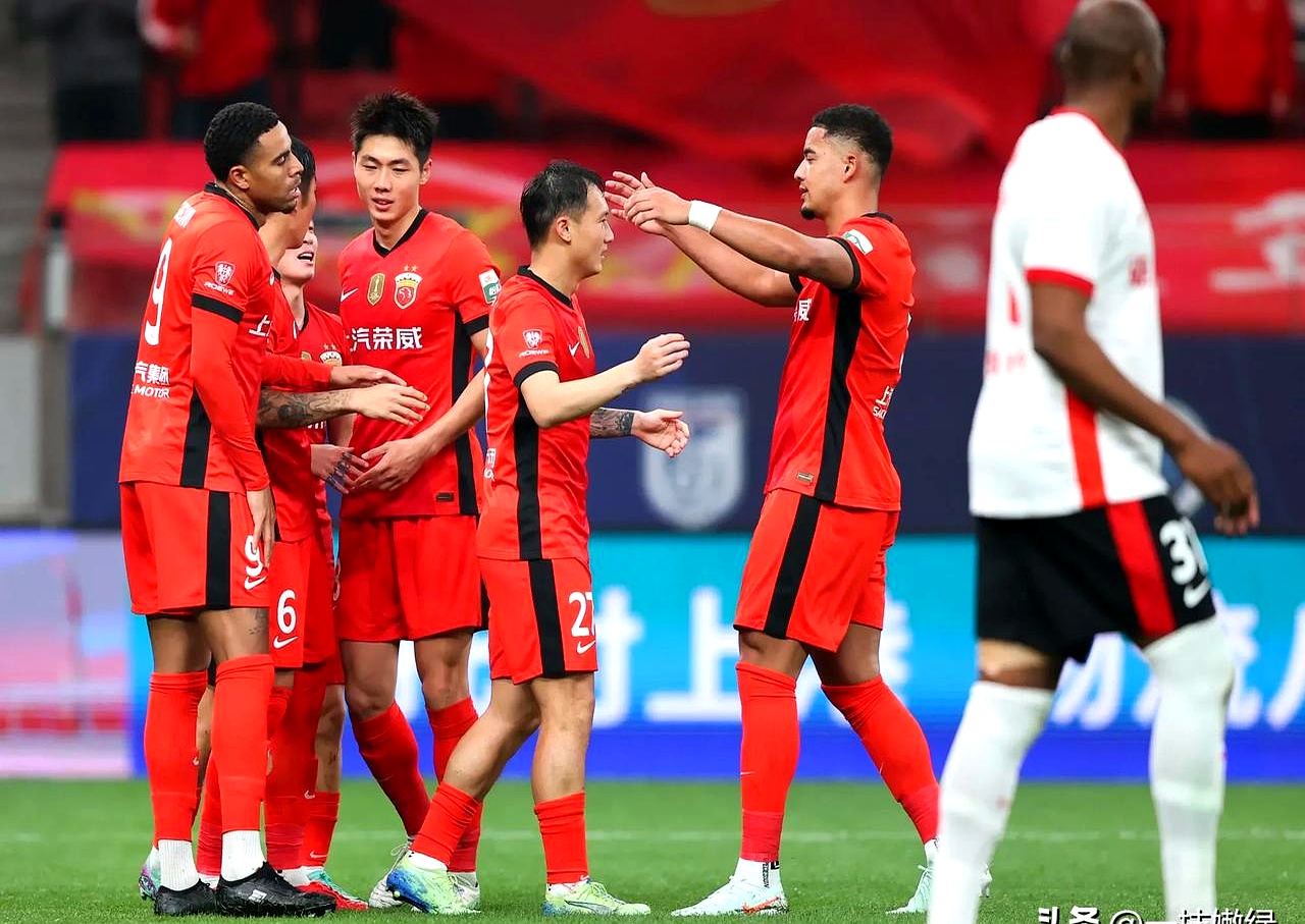  赛后上海海港备战亚冠，豪取连胜细节曝光，震撼外界，身体对抗强度拉满
