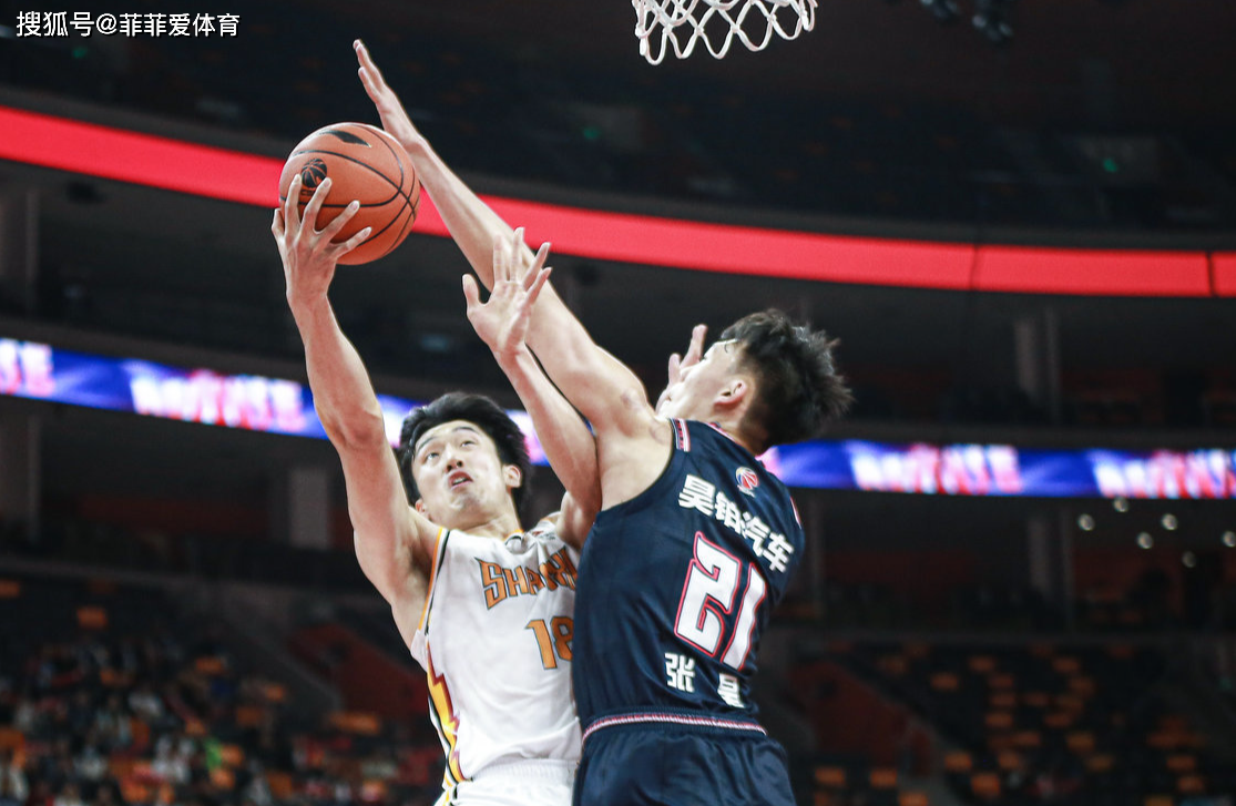 关于赛前CBA常规赛焦点战，曼联造点机会，更衣室稳定，临场指挥获称赞的信息