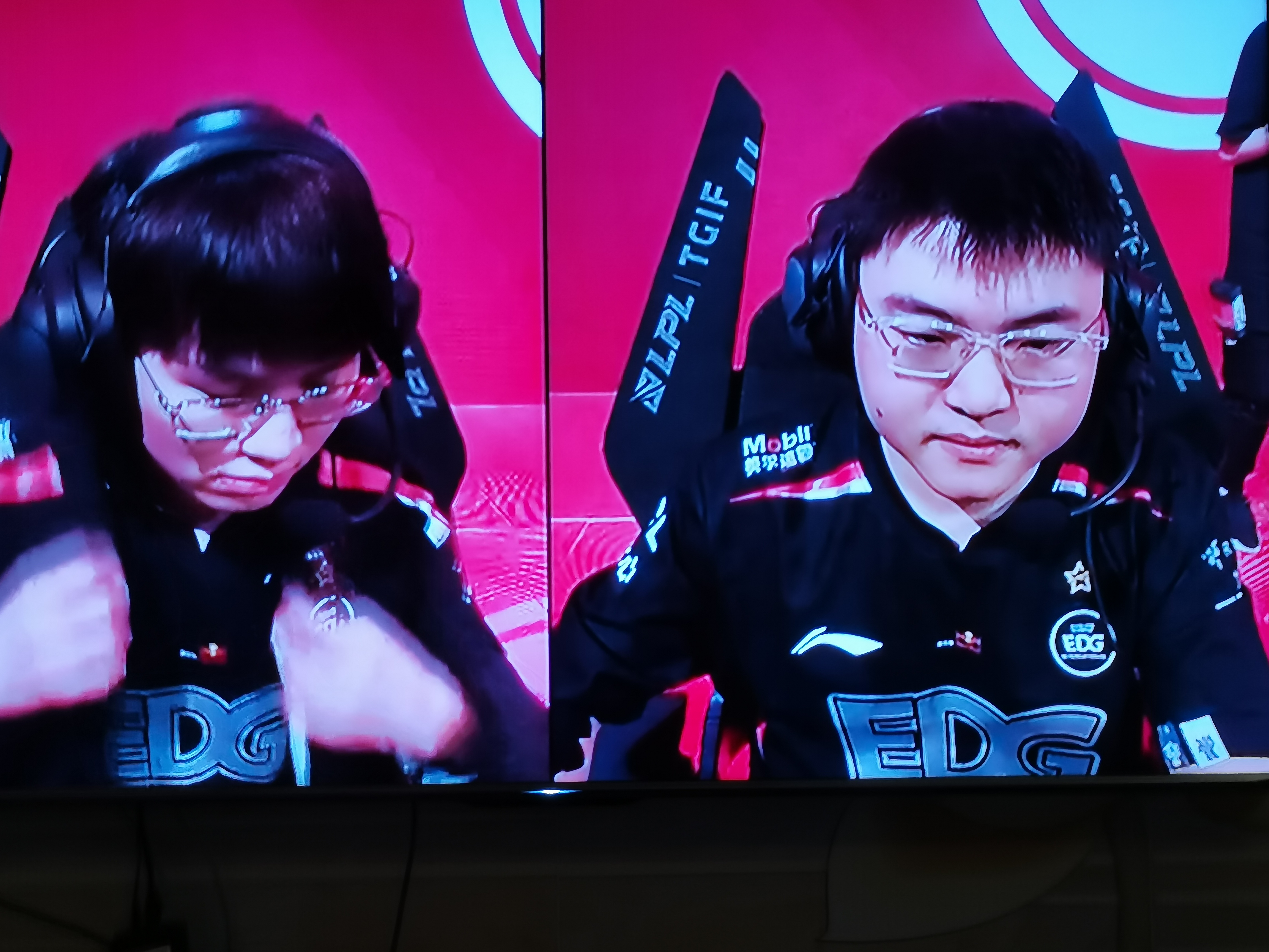 包含Rookie巅峰对决，Doinb与90激战IG分钟，比分优势明显胜负难料！的词条